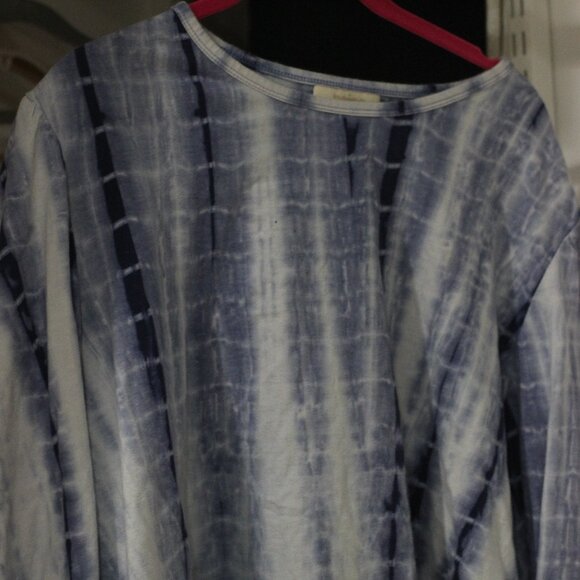 Junees Tops - Blue and White Long Sleeve T-shirt Size 5X